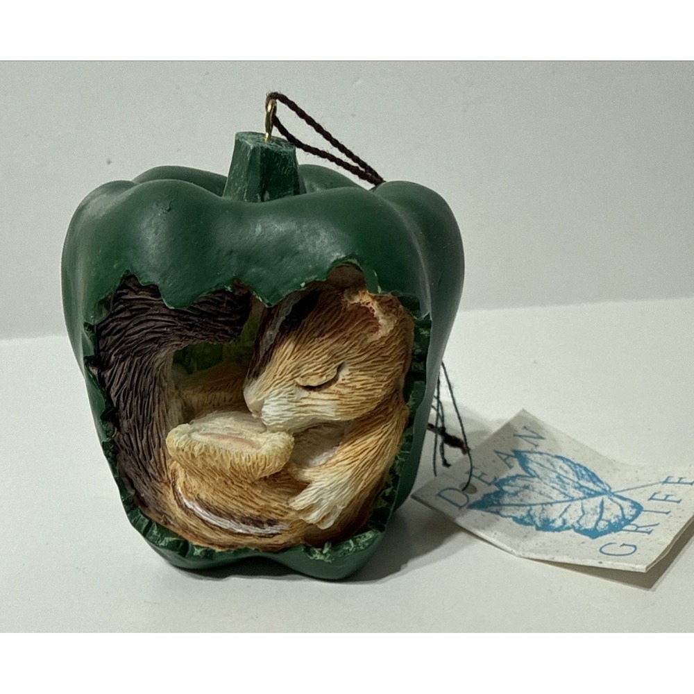 VTG Dean Griff Silvestri Handcrafted Charming Tails: Picking Peppers Ornament - Picture 7 of 9